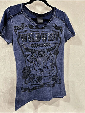 HOW CUTE! Studded Graphic Tee in Blue Size L
